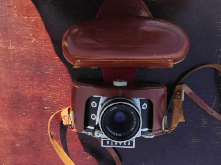 stary aparat fotograficzny Exakta Varex II a
