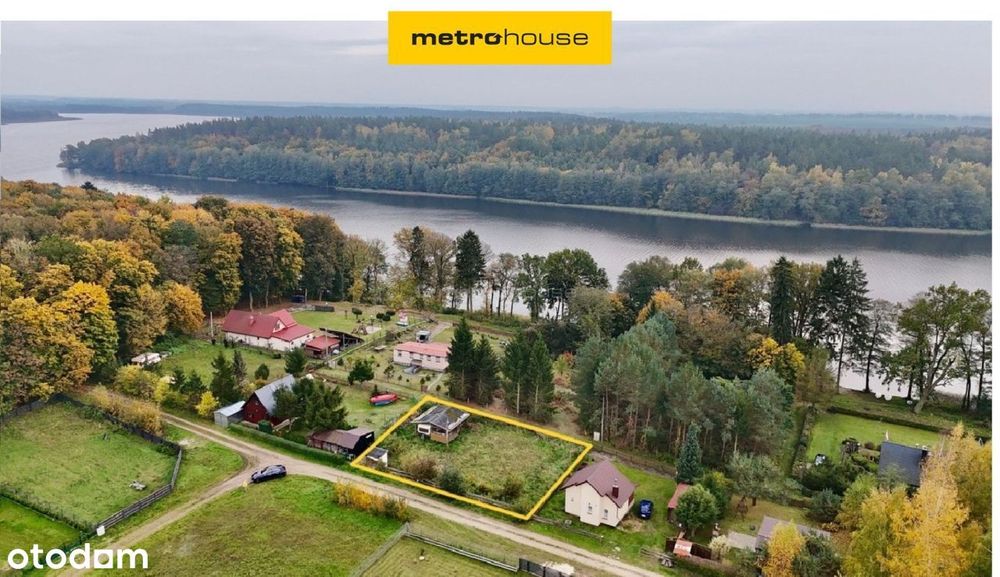 Działka rekreacyjna nad jeziorem