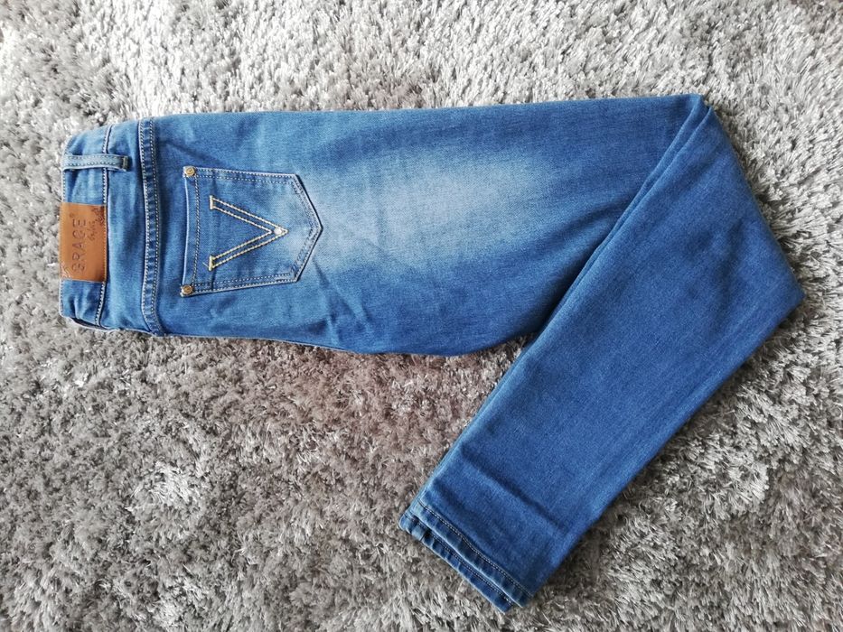 Niebieskie jeansy damskie