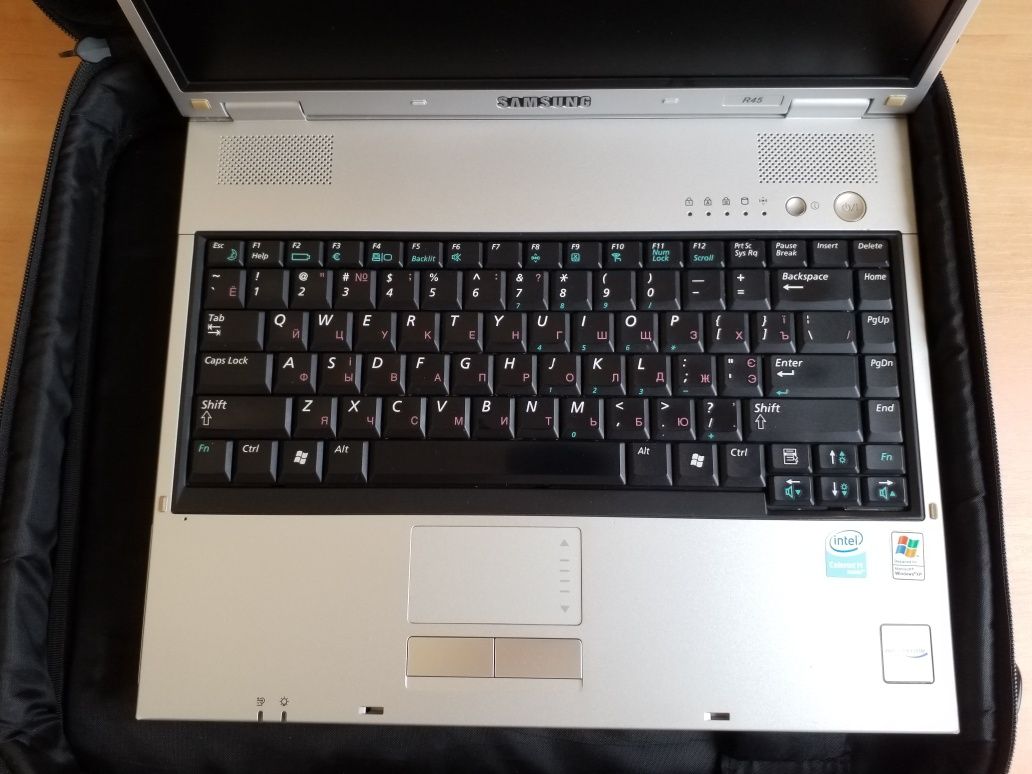 Ноутбук SAMSUNG NP-R45K001.