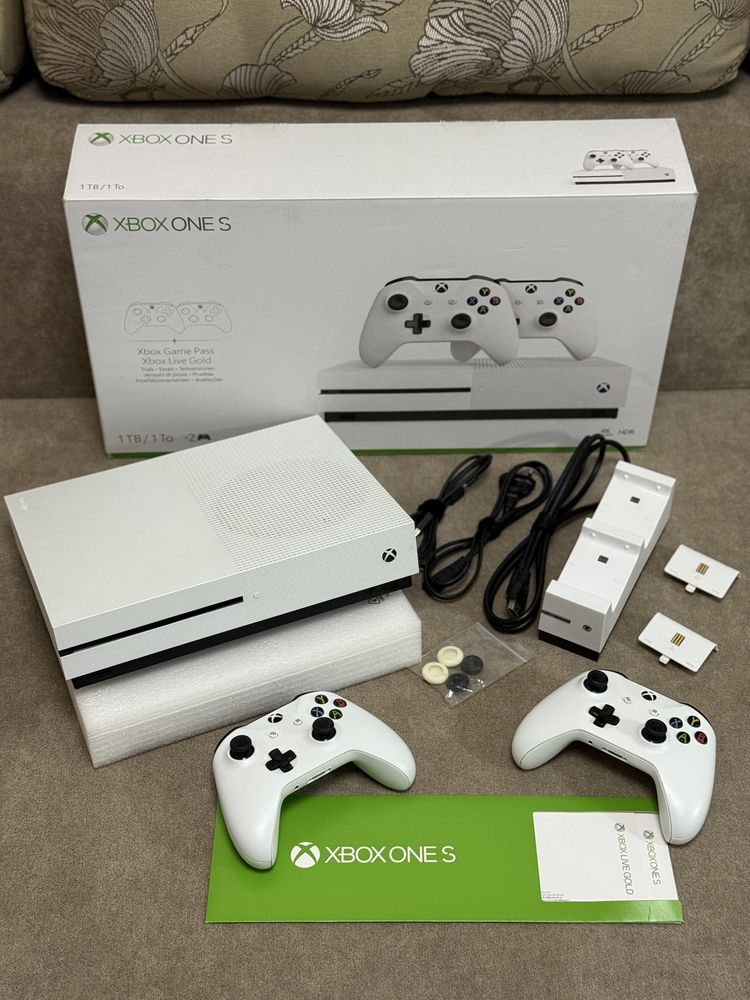 Продається XBOX One S 1tb
