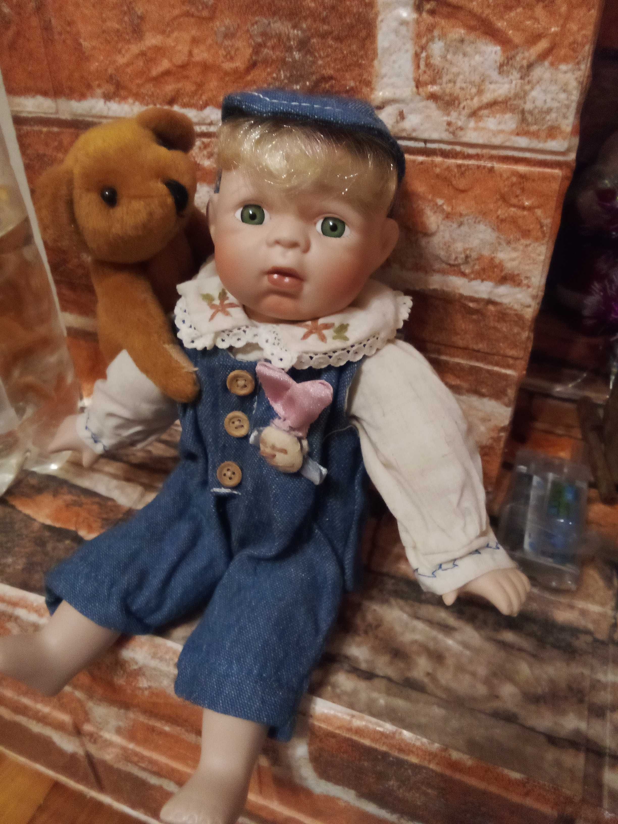 Коллекционная винтажная кукла,малыш с медвежонком