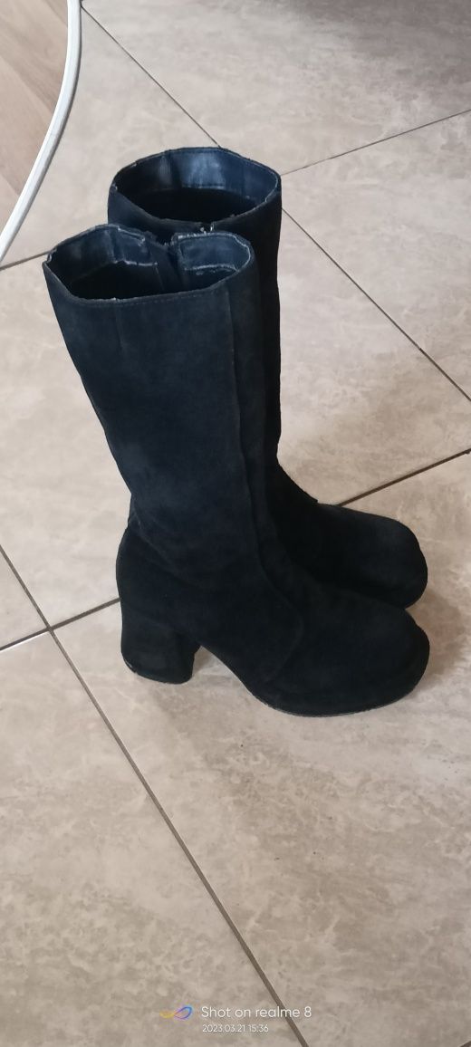 Buty zamszowe na platformie
