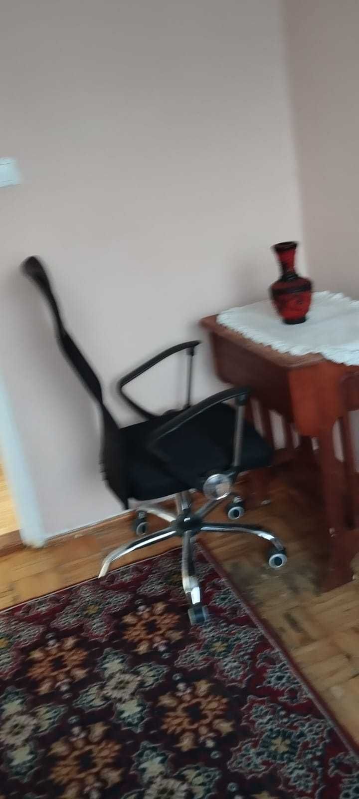 Do wynajecia dom wolno stojący wraz z ogrodem i garażem