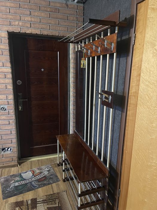 Міцний вінтажний вішак для одягу і взуття