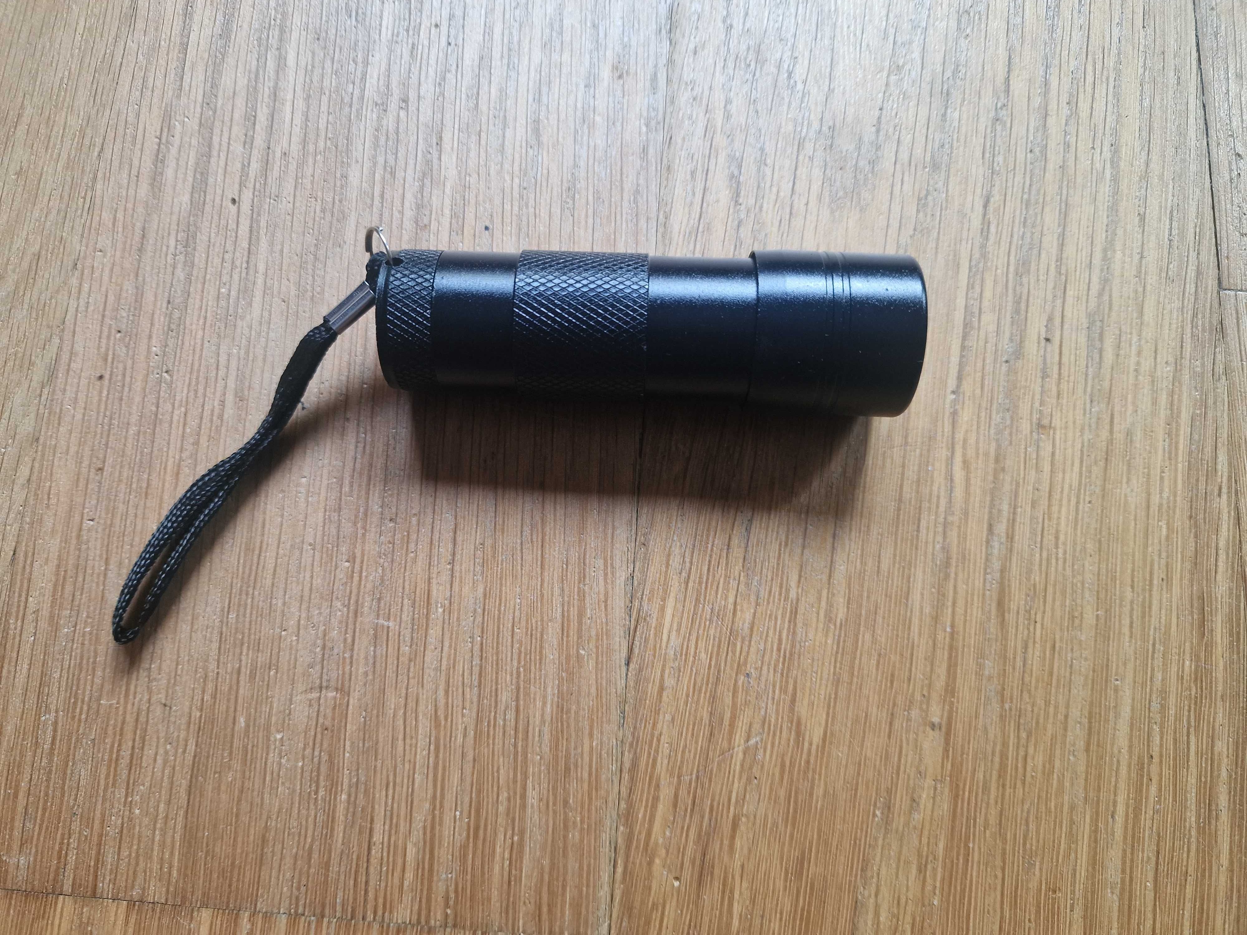 Lanterna UV/Ultravioleta/Luz Preta (Nova)