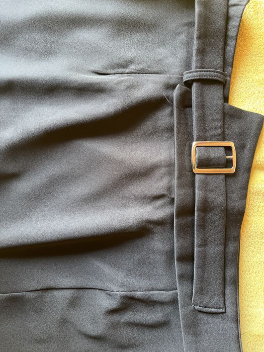 Елегантна спідниця розмір L