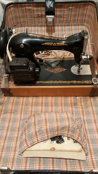 продам рабочую швейную машинку аниквариат