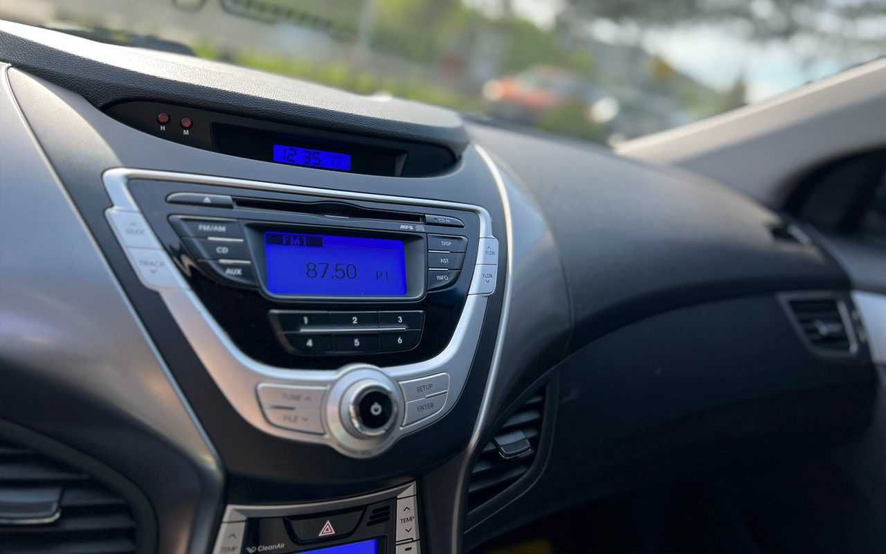 Hyundai Elantra 2012