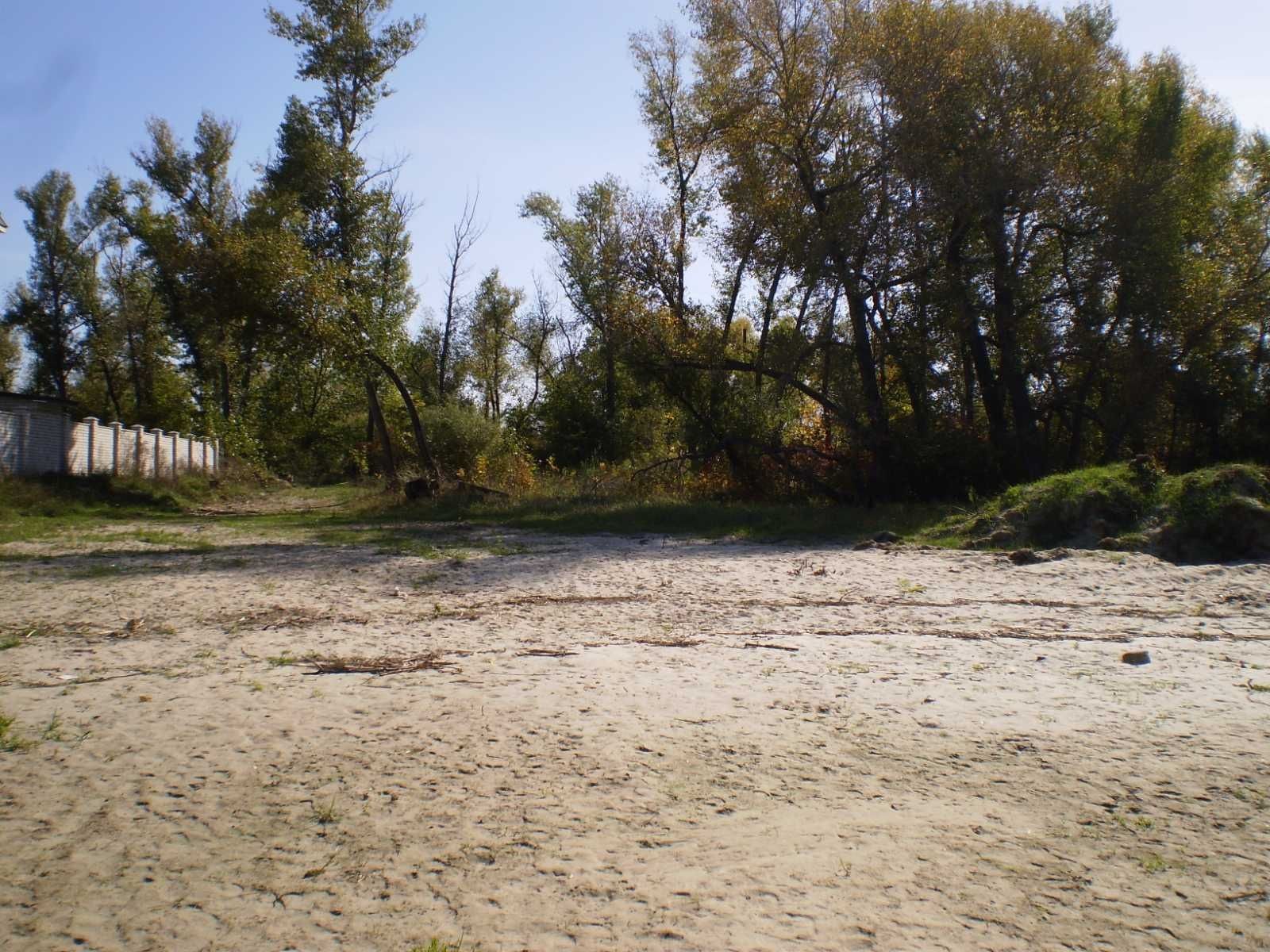 Участок біля води перша лінія