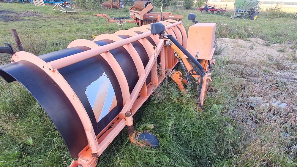 Sprzedam pługi śnieżne schmidt,ozamet,pronar