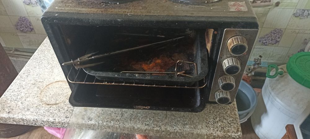 Продам електроплиту