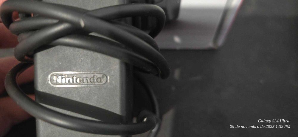 Nintendo Switch V2 Cinzenta Com Caixa e Equipamentos Nintendo.