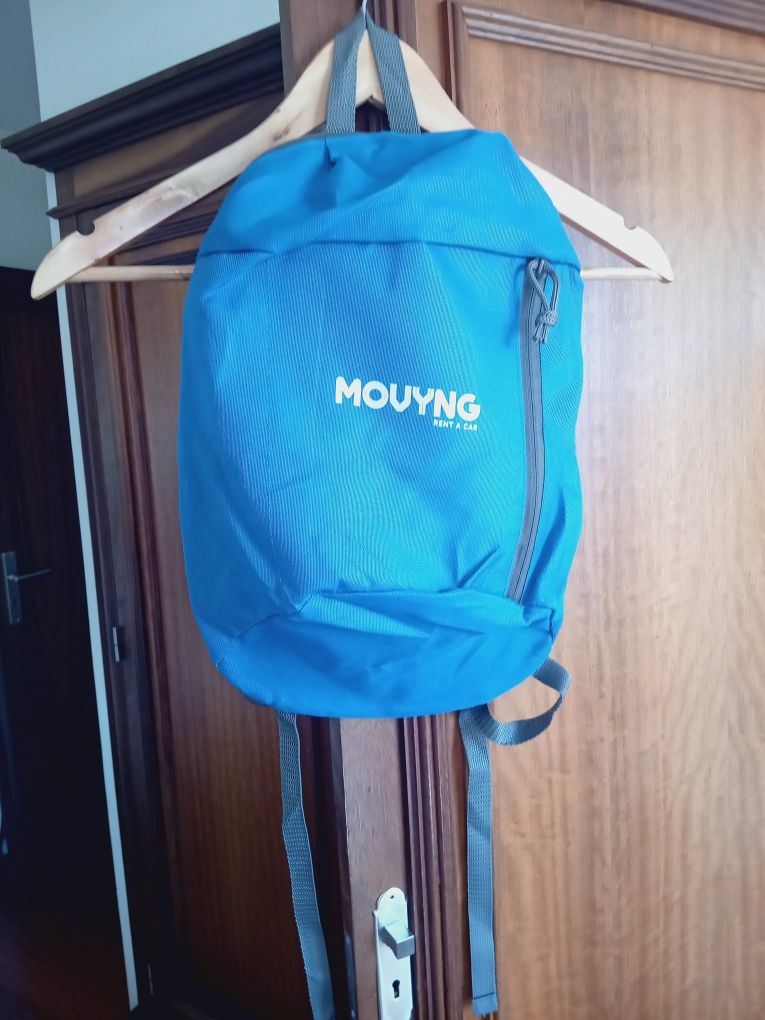 Mochila pequena caminhada