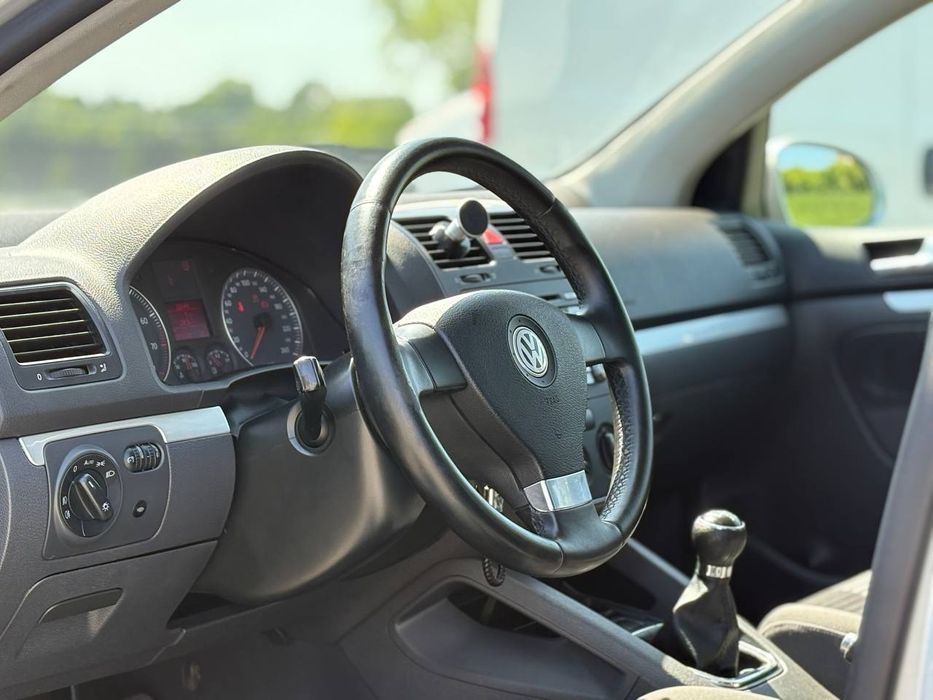 Golf V в хорошем состоянии