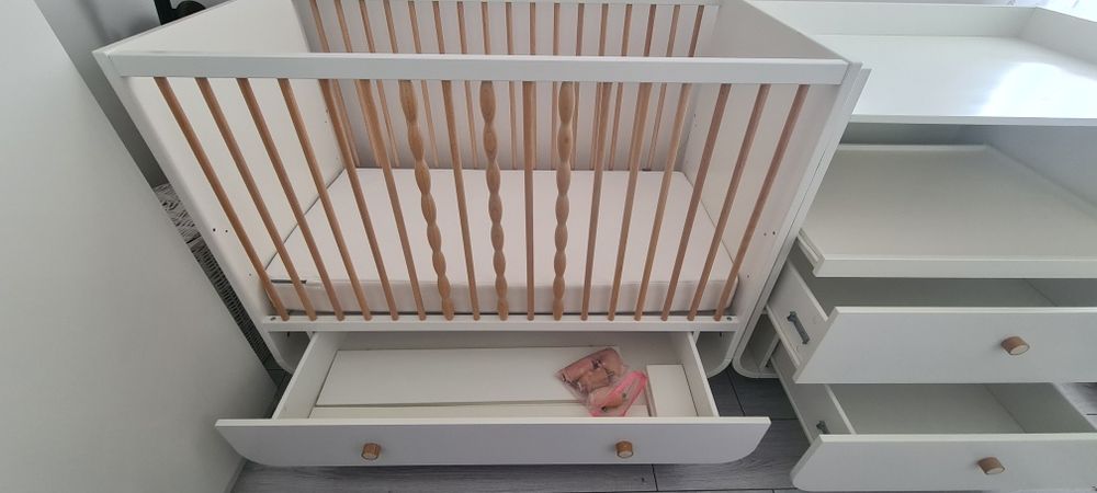 Łóżeczko i komoda Myllra ikea