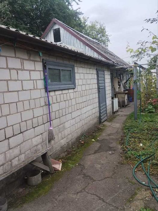 Будинок-термос в Баришівці біля залізничного вокзалу