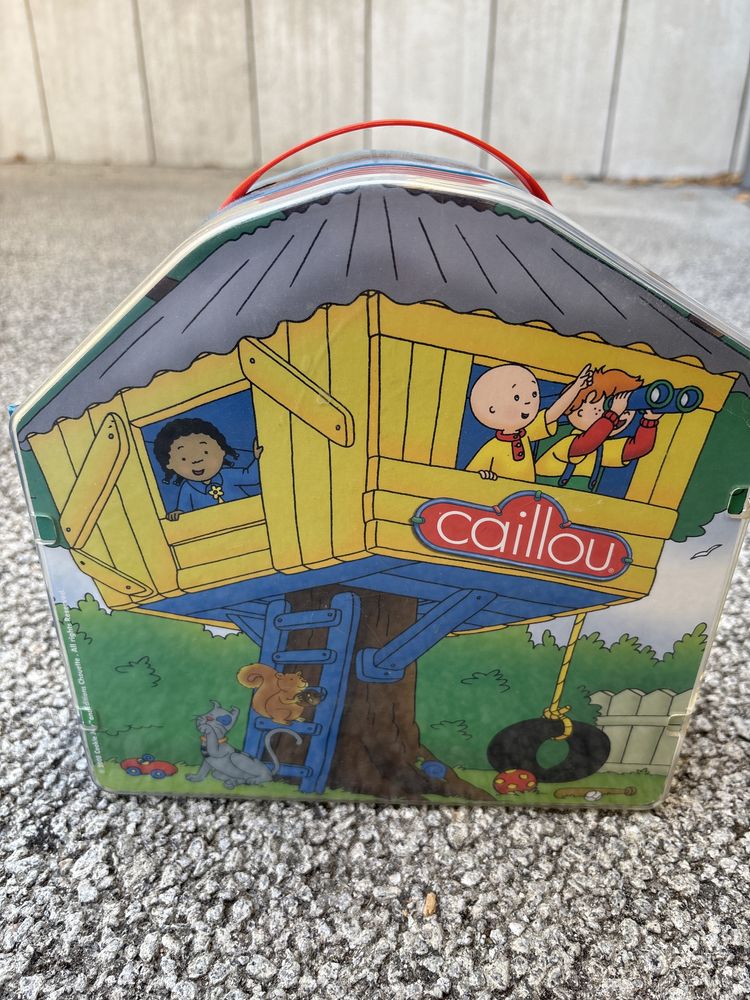 Caixa Ruca com figuras brinquedo criança
