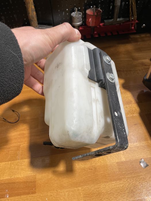 Zbiorniczek uniwersalny spryskiwaczy mazda mx5 turbo