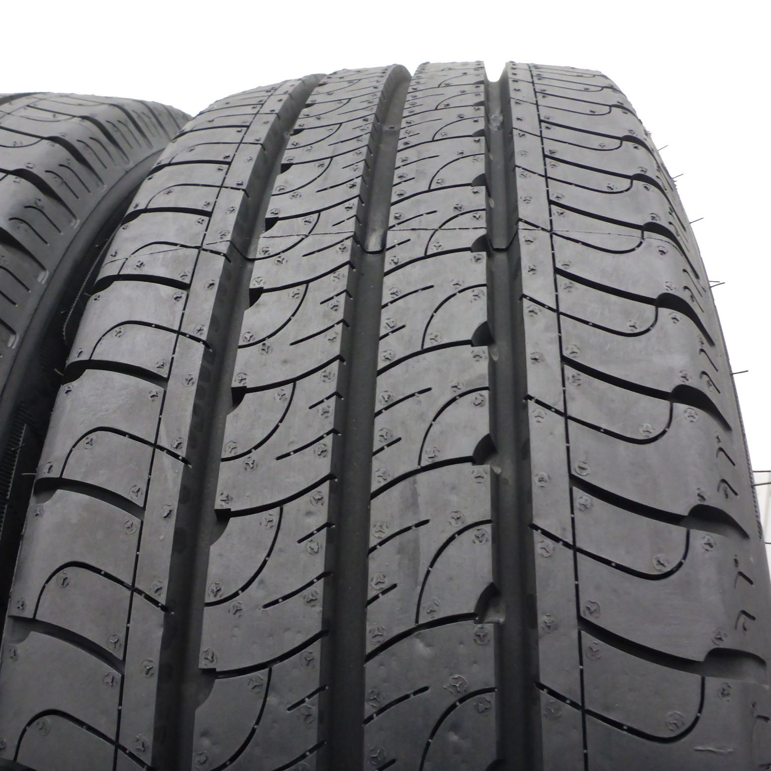 205/65/16C Goodyear 205/65R16C 107/105T Lato 2023 Jak Nowe Nieużywane