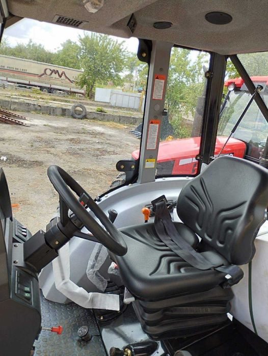 Новий трактор YTO NLX 1024