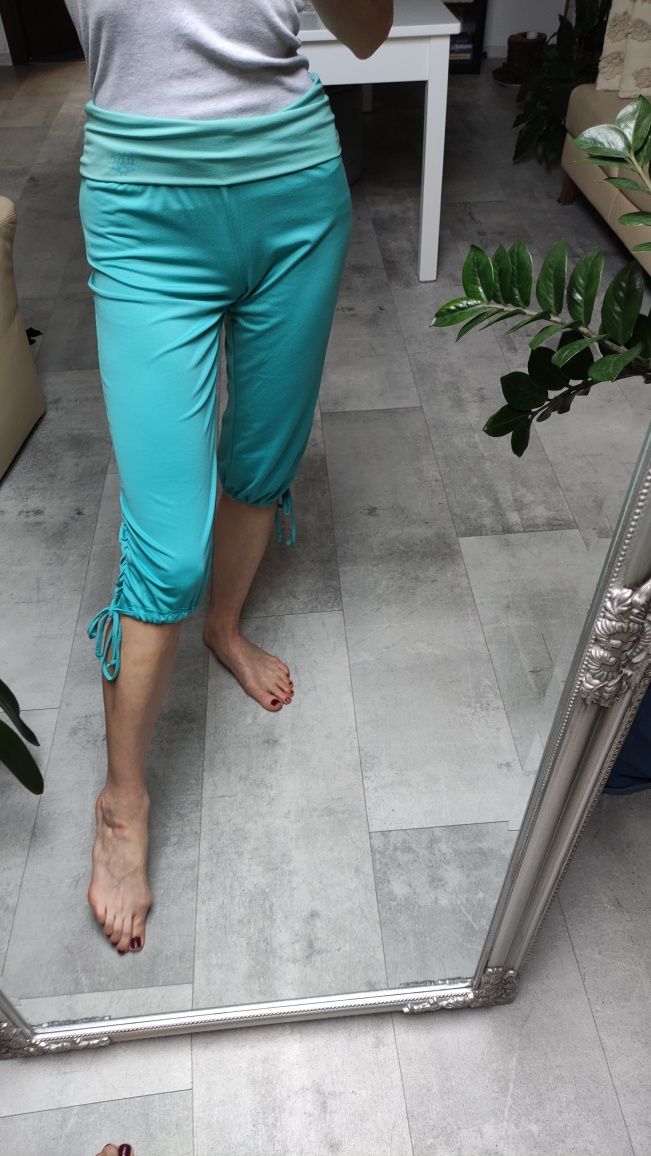Elastyczne spodnie legginsy xs