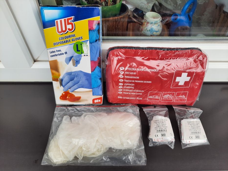 Apteczka pierwszej pomocy, 08.2029r+rękawiczki+2maseczki do RKO