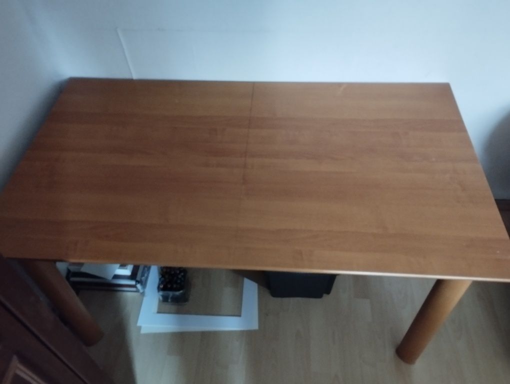 Sprzedam stół do jadalni