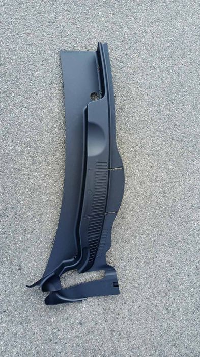 Жабо водовідливний щиток правий/лівий Touareg 2010-2017