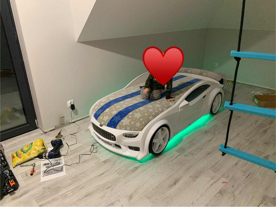 Łóżko łóżeczko dziecięce auto BMW podświetlane 192x98x56