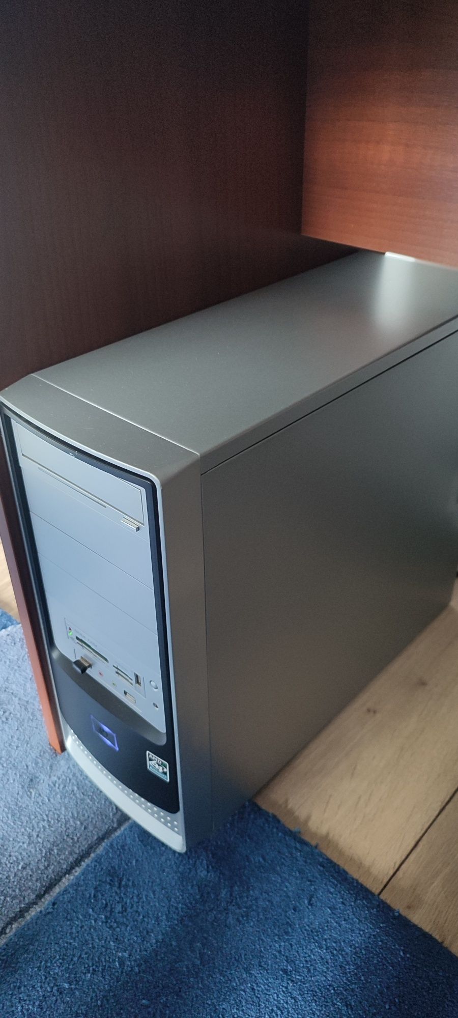 Komputer stacjonarny + monitor gamutwy  Eizo S2233W + subwoofer Creati
