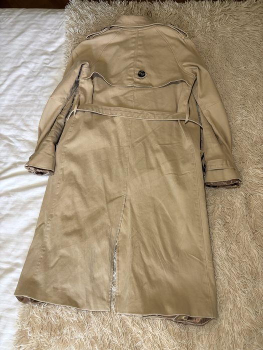Бежевий тренч пальто плащ