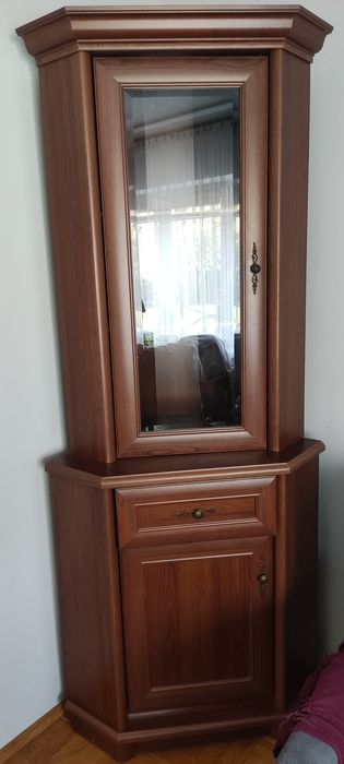 Witryna narożna BRW