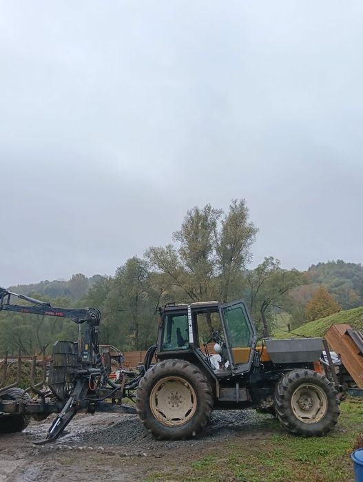 Renault 110.54 z przyczepą Palms 10D i żurawiem 5.72