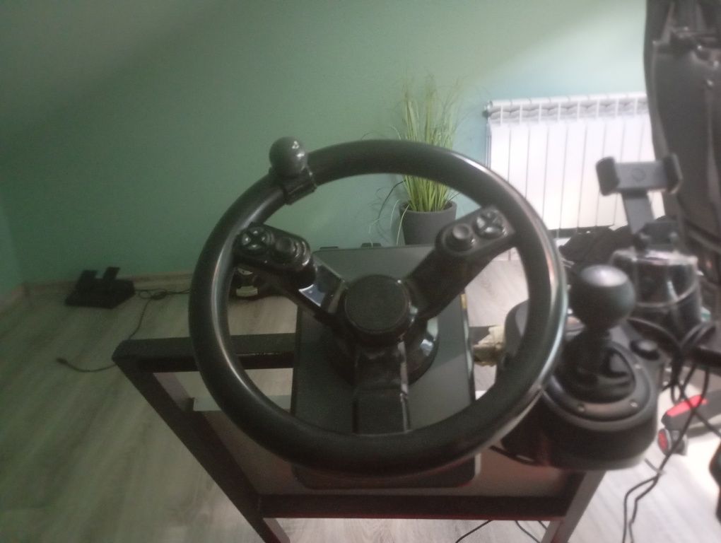 Sprzedam kierownicę Logitech saitek