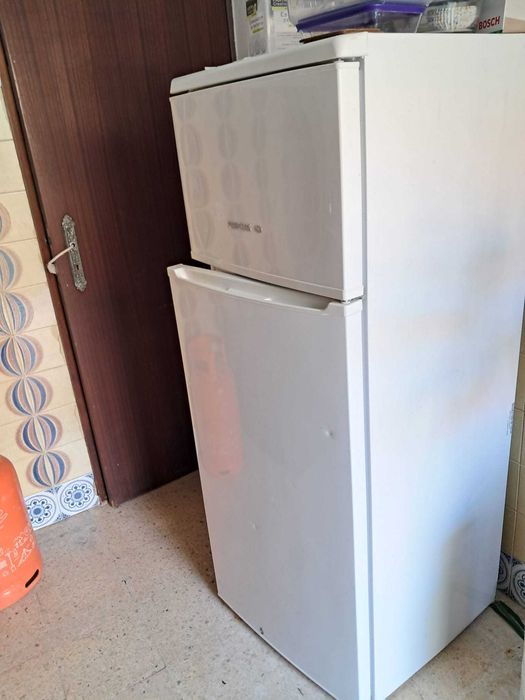 Frigorifico combinado vertical como novo