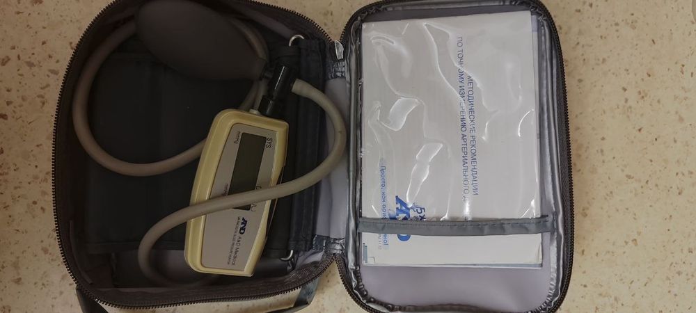 Тонометр,б/у-400 грн.