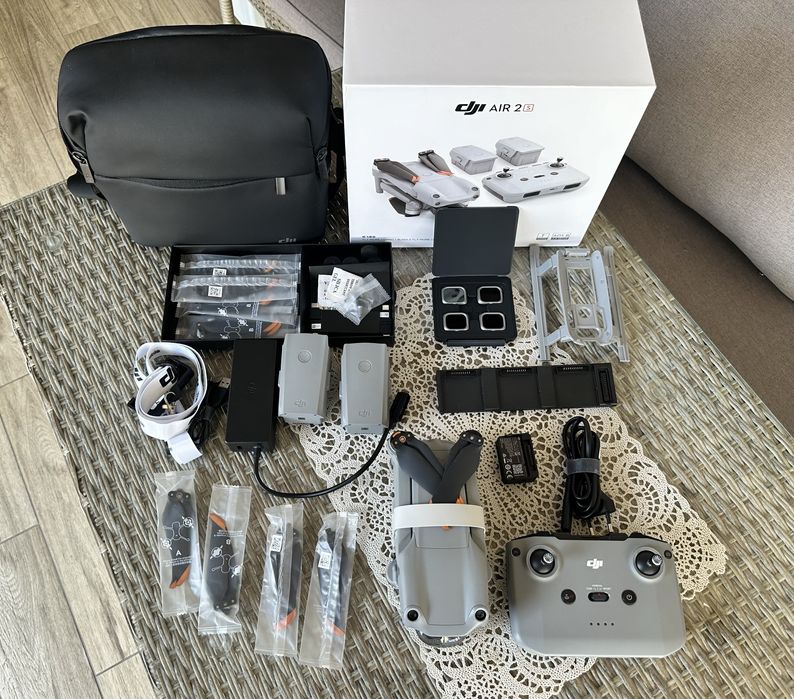 Дрон, Квадрокоптер DJI Mavic Air 2S Fly More Combo