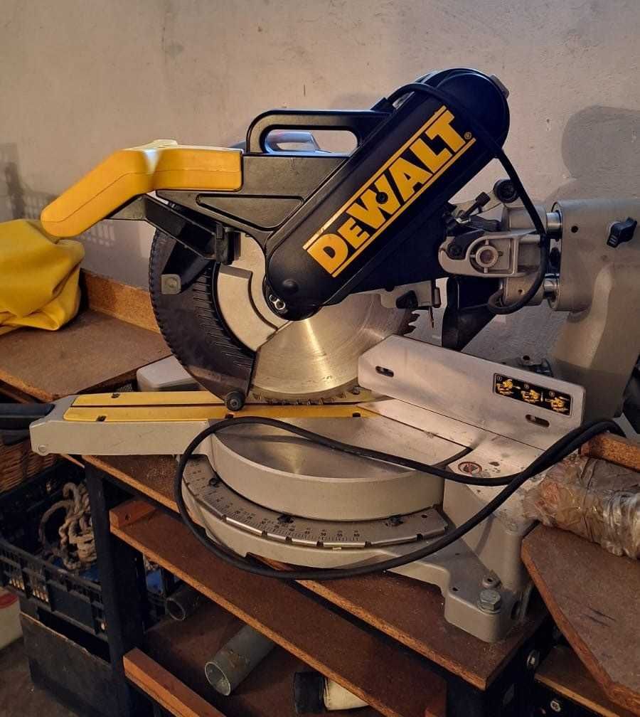 Piła ukośnica DeWALT DW708-qs