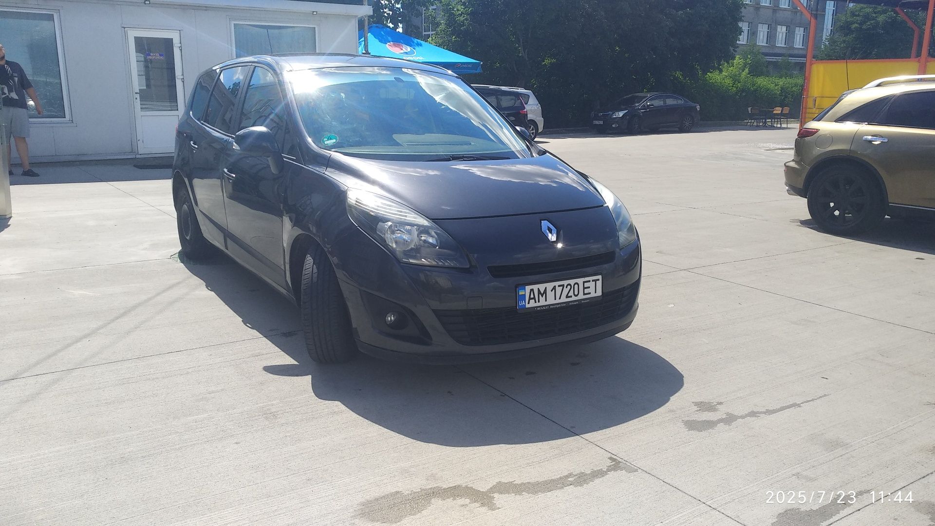 Рено  сценік 3.  7 місць