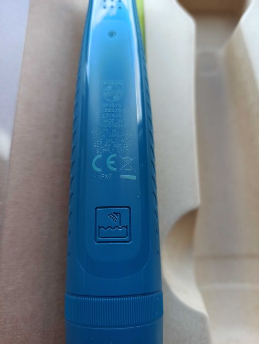 Триммер Philips OneBlade First Shave (QP2515/16)