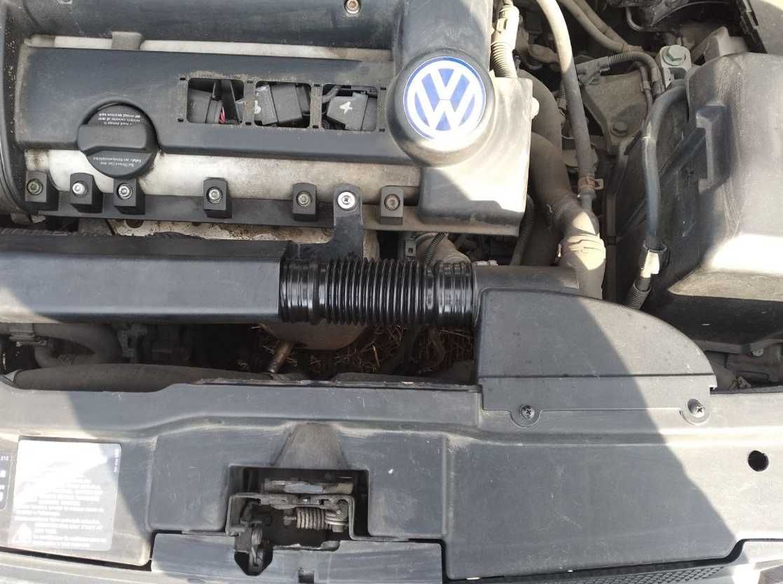 Патрубок повітряного фільтру VW Golf 4 IV Bora 1J0129618B Гольф Бора