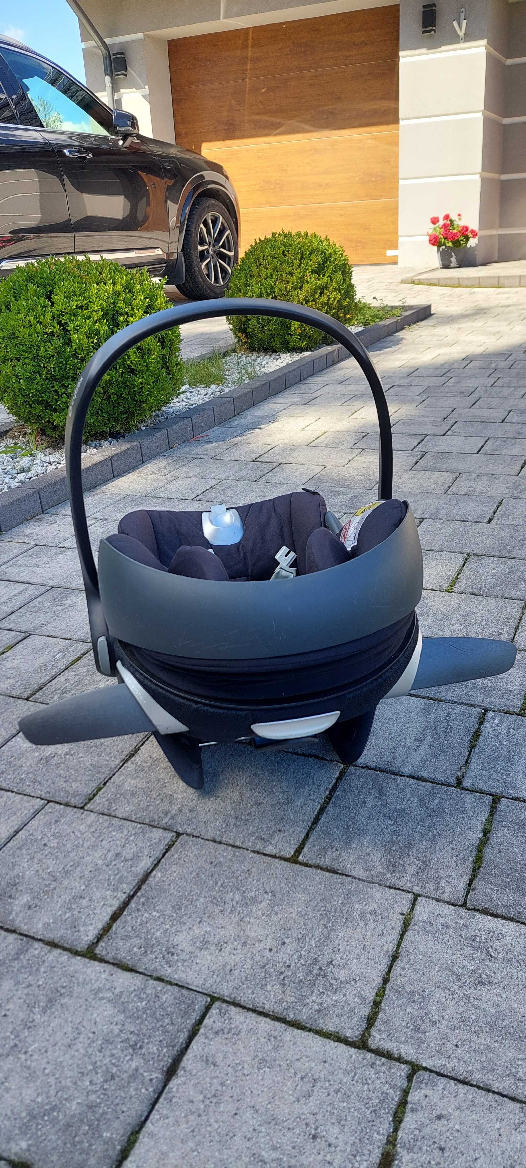 Fotelik plus baza Cybex Cloud Z i-Size + Cybex Base Z ISOFIX