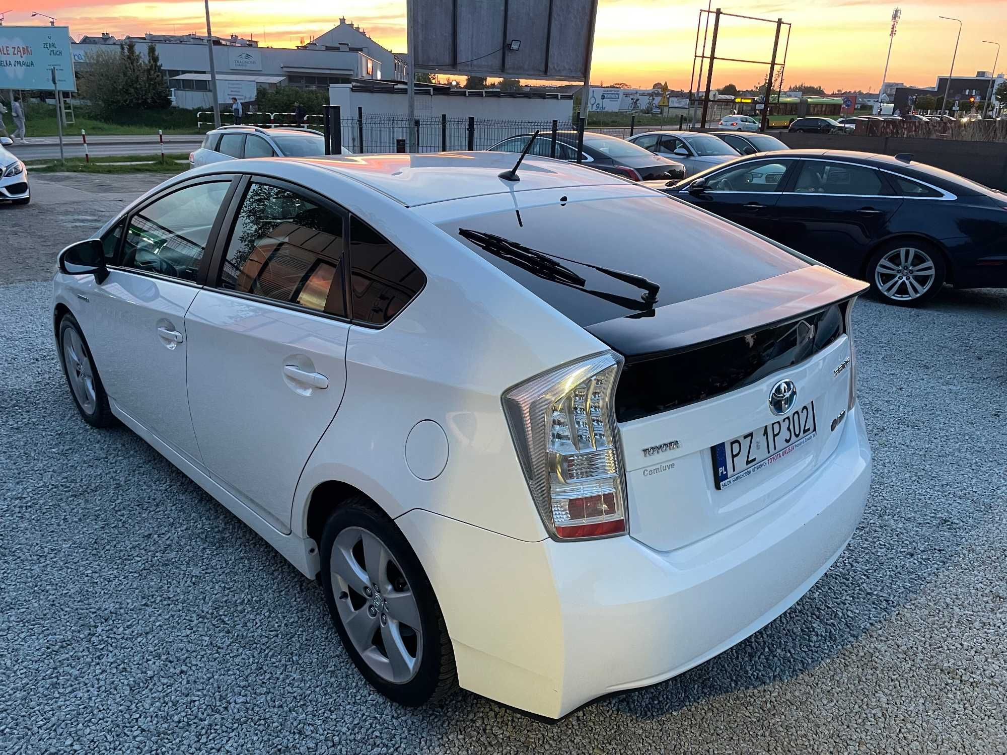 Prius Hybryda HUD Klima Felgi Stan Serwisowana Xenon Automat