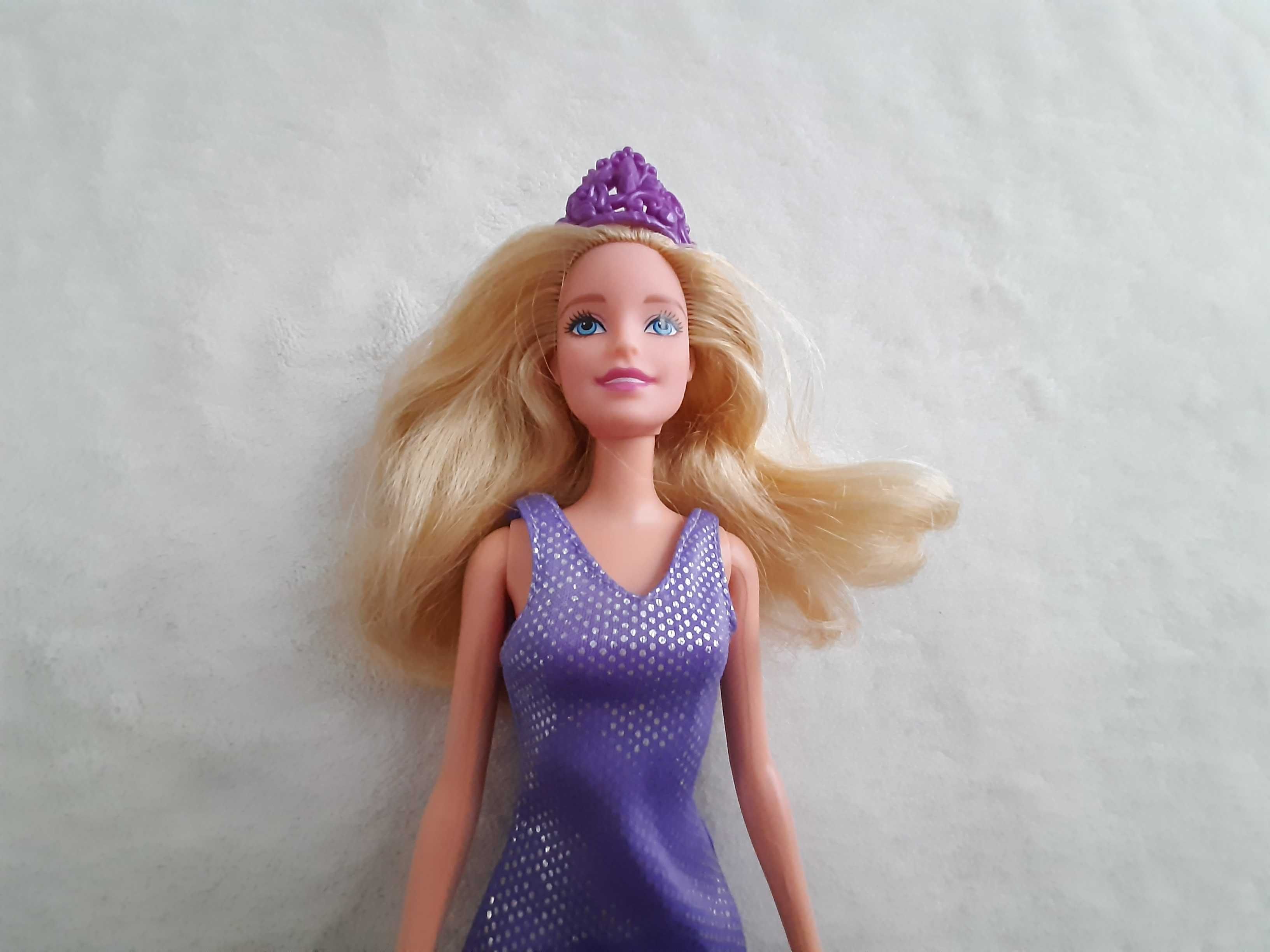Barbie lalka i sukienka w kolorze fioletowym tiara