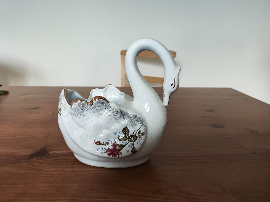 Porcelana łabądź Chodzież