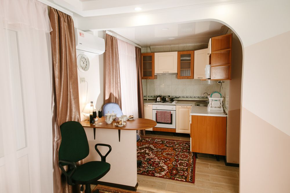 Квартира студия на Бородинском, 9-я больница. Посуточно,