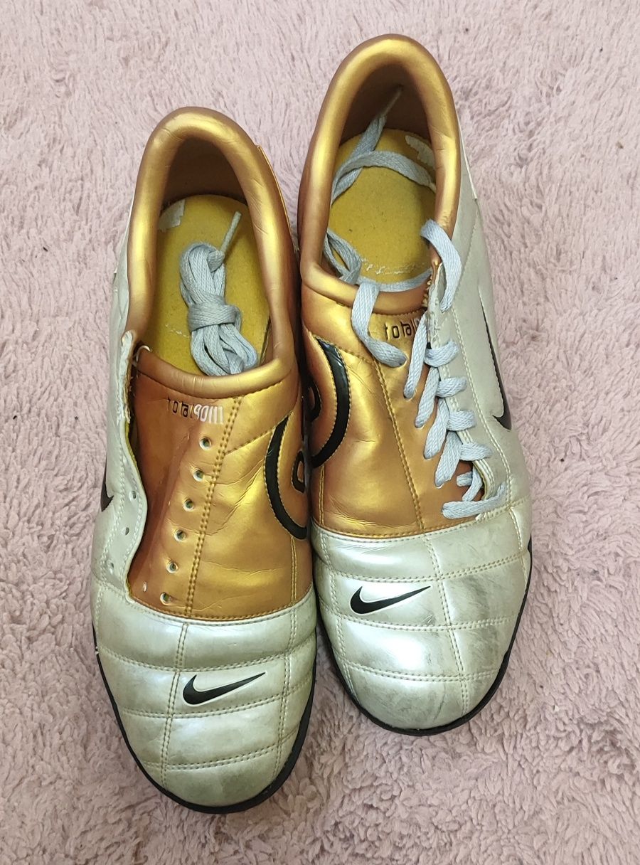 Nike total 90 lll