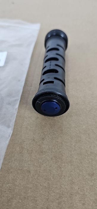 Tłumik amortyzatora Rock shox Recon Silver.