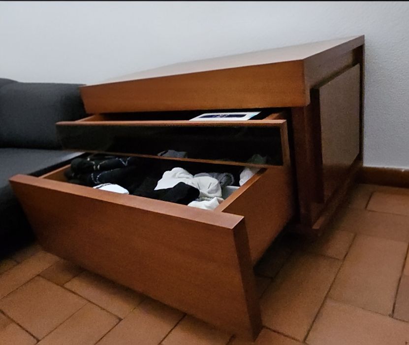 2 Mesas de cabeceira